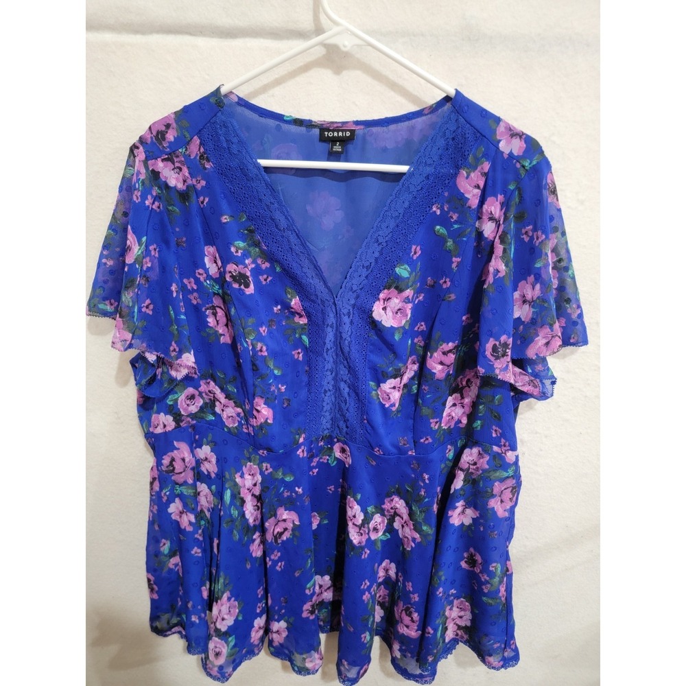 Torrid 2 Floral Lace Trim Peplum Top Royal Blue Swiss Dot Flutter Sleeve Plus 2X